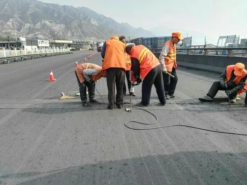 江达道路桥梁病害治理